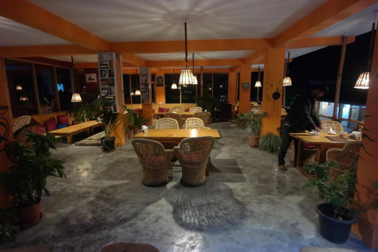 Rasta Cafe And Lodge Manāli Eksteriør billede